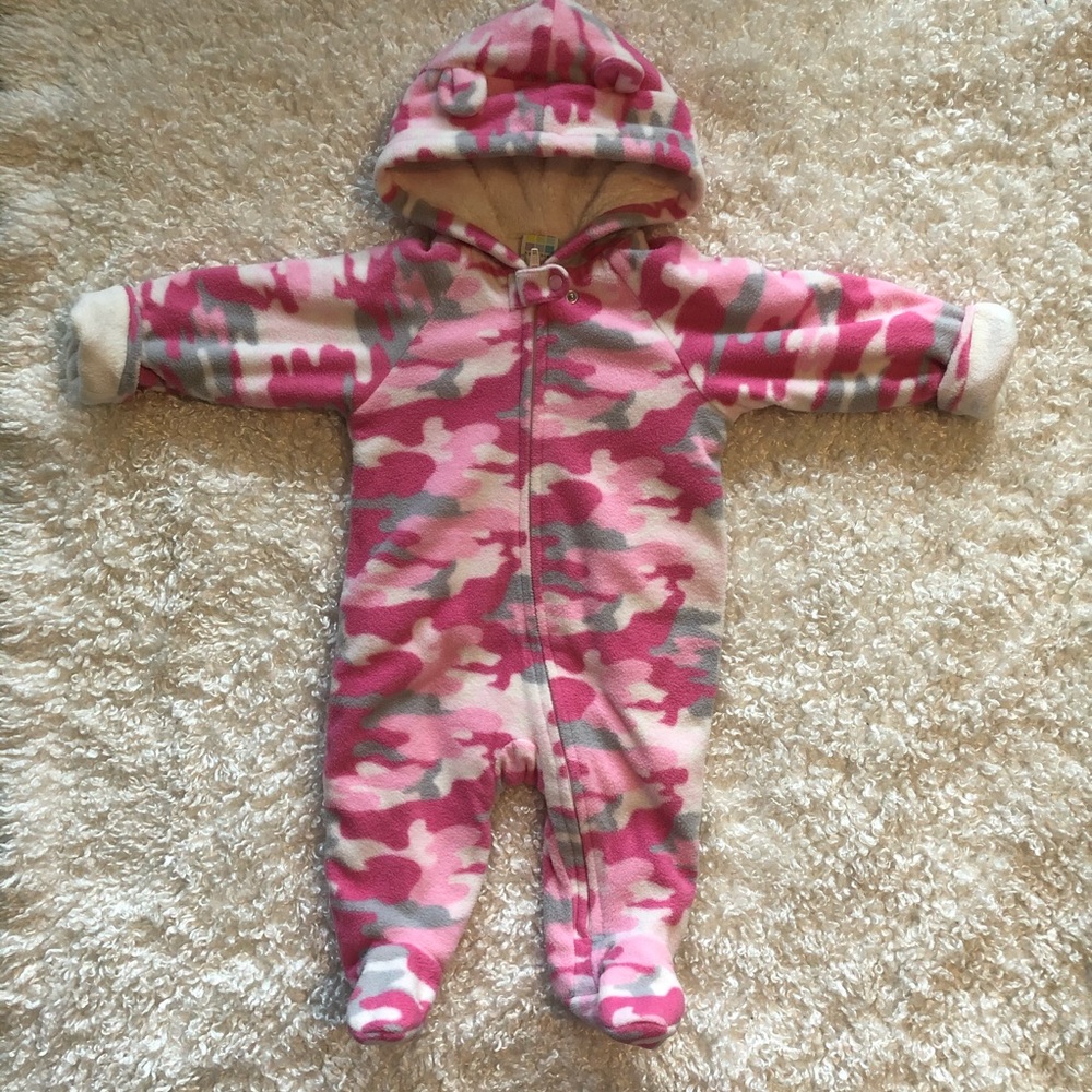 Healthtex 3/6M pink camouflage snowsuit zip up - Picture 1 of 9